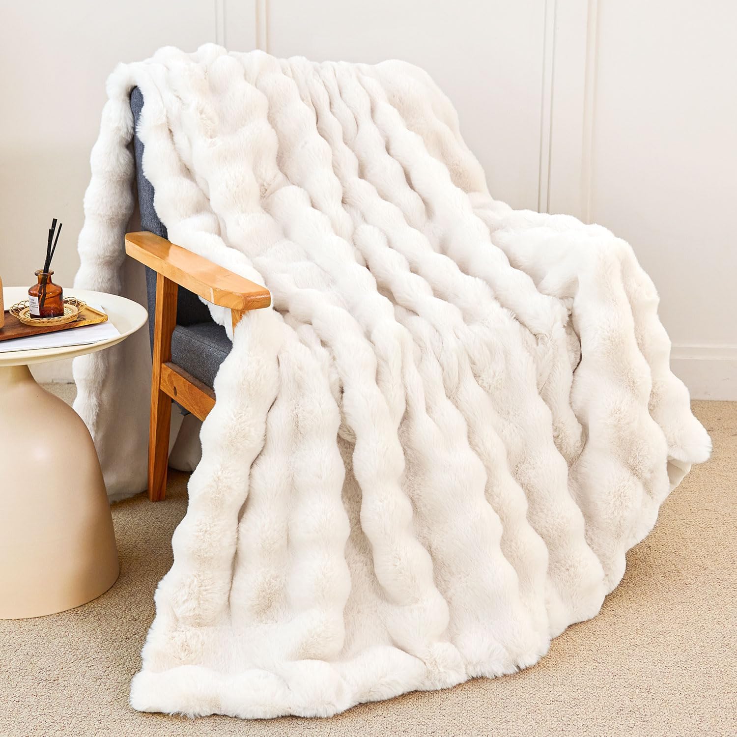 Faux Rabbit Fur Throw Blanket for Couch, Cream White, 50 x 60 Inch
