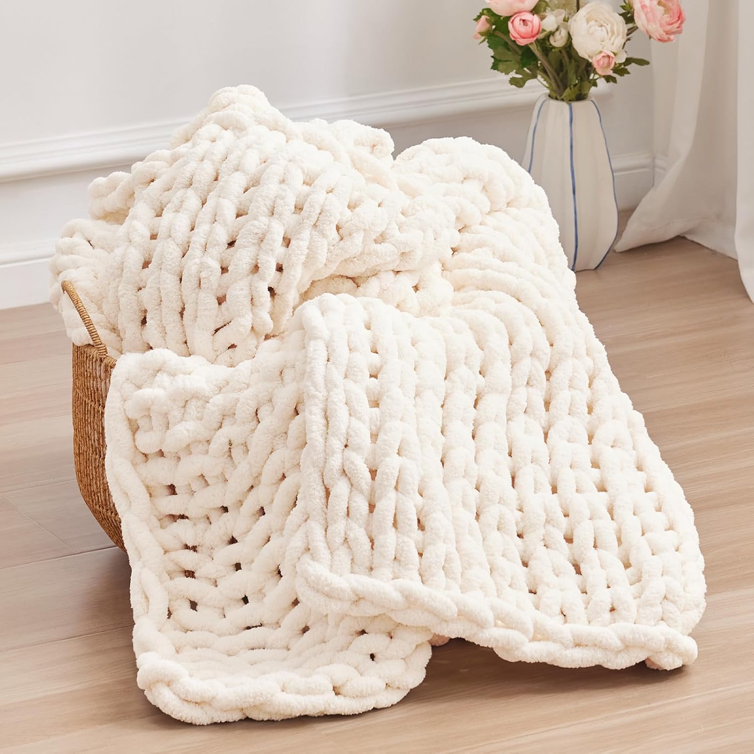 Negwoo Chunky Chenille Knit Throw Blanket, 50 x 60 Inches