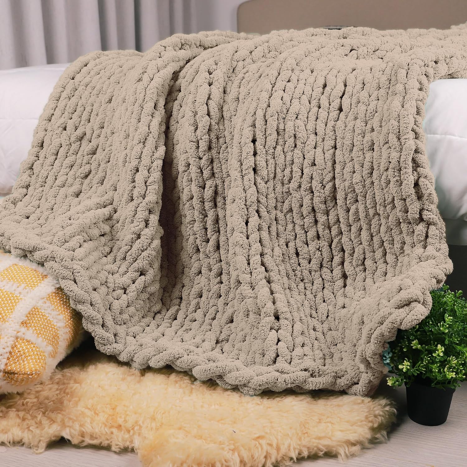 Carriediosa Chunky Knit Throw Blanket 50" x 60", 100% Hand Made, Taupe