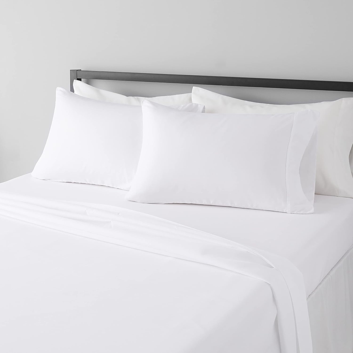Amazon Basics Lightweight Microfiber 4-Piece Bed Sheet Set