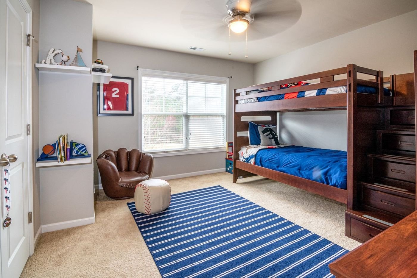 Colorful kids bedroom showing a thoughtfully chosen color palette