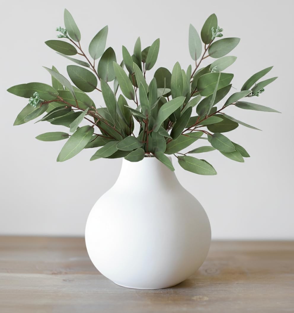 Carrot's Den Small White Ceramic Round Vase