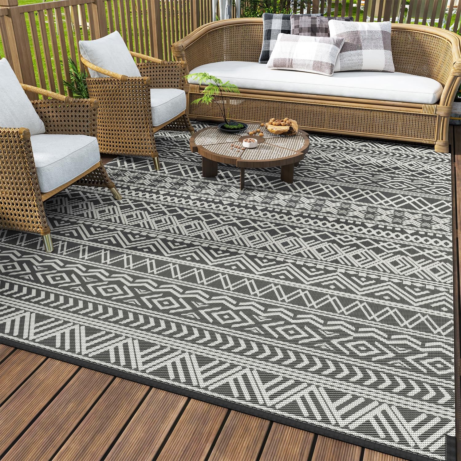 MontVoo Waterproof Reversible Outdoor Rug, 5 x 8 Ft, Plastic Straw