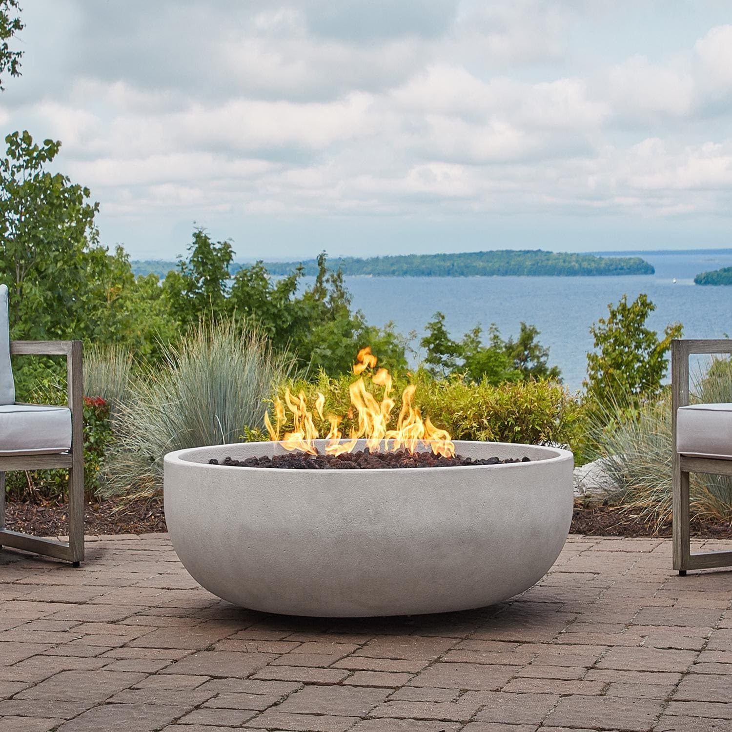 Grand Lake 38 Inch Round Concrete Natural Gas Fire Bowl, White