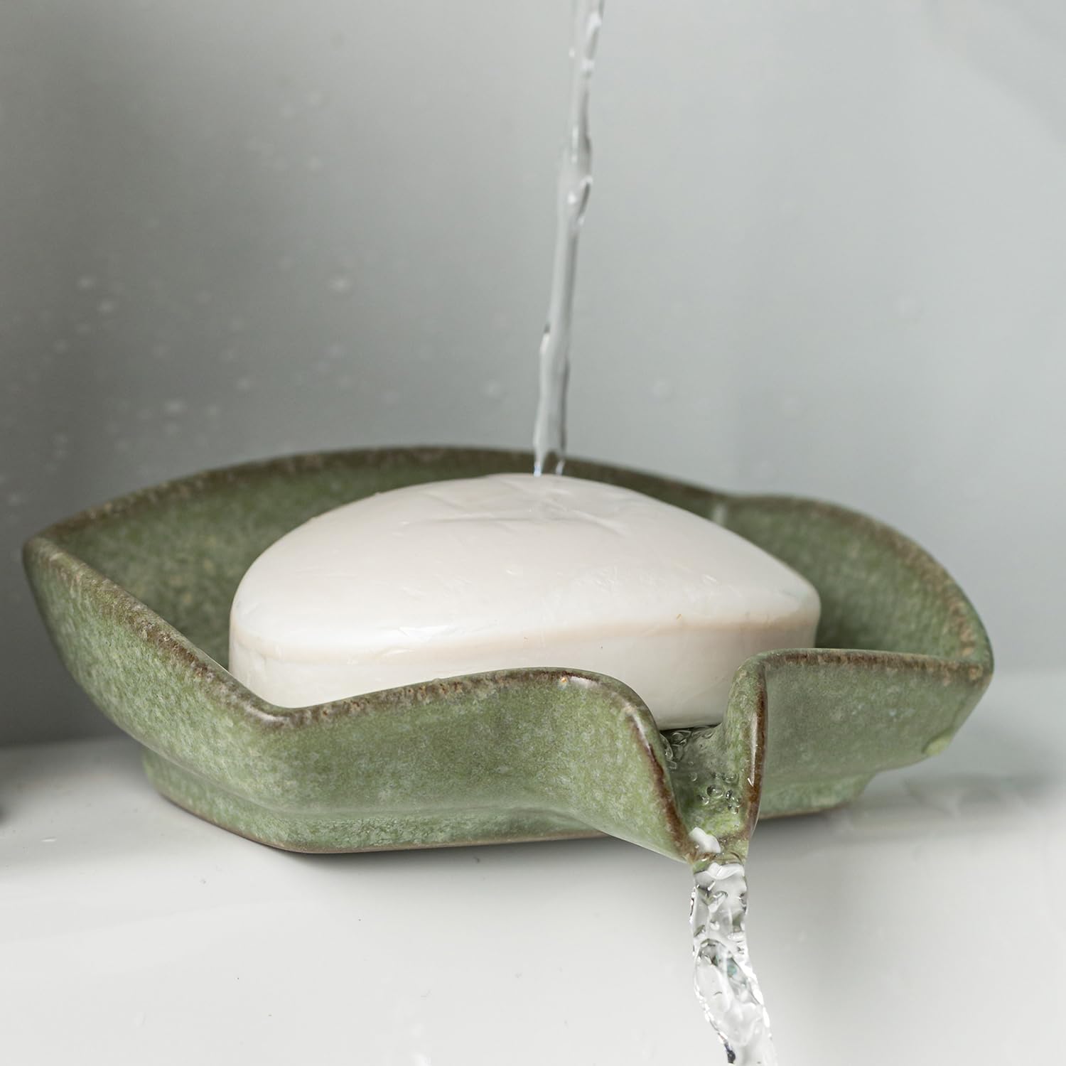Zoeeker Handmade-Style Green Ceramic Soap Dish with Drainage